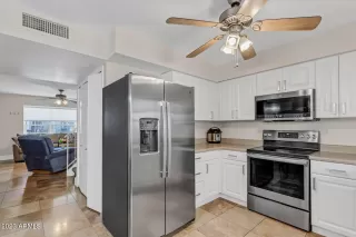 Photo #4: 6533957 Listing