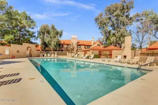 Photo #5: 6533957 Listing