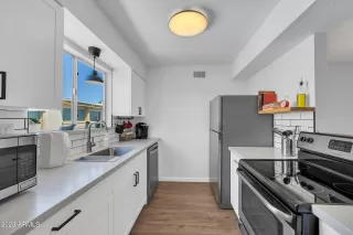 Photo #6: 6535340 Listing