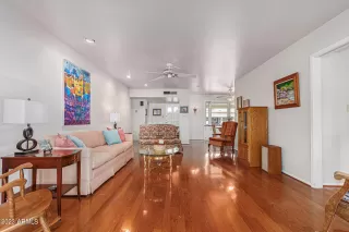 Photo #6: 6535599 Listing