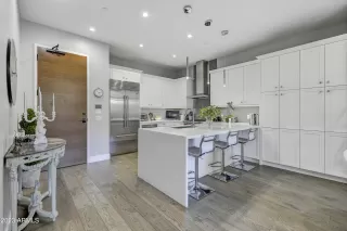 Photo #2: 6535694 Listing