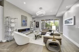 Photo #3: 6535694 Listing