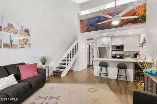 Photo #3: 6535968 Listing