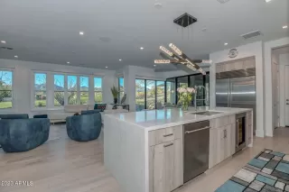 Photo #5: 6536035 Listing