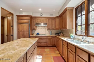 Photo #5: 6536061 Listing