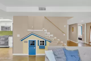 Photo #6: 6536307 Listing