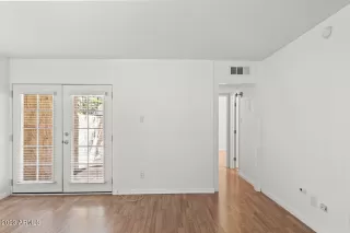 Photo #2: 6536326 Listing 