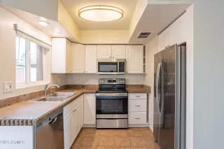 Photo #2: 6536518 Listing