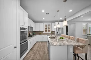 Photo #5: 6536826 Listing 