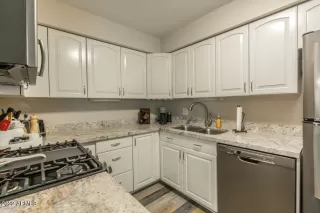 Photo #2: 6537292 Listing 