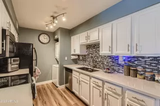 Photo #2: 6537377 Listing