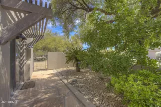 Photo #2: 6537387 Listing
