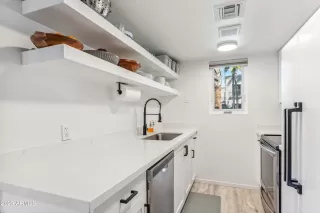 Photo #3: 6537429 Listing