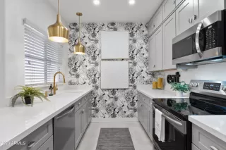 Photo #4: 6537868 Listing