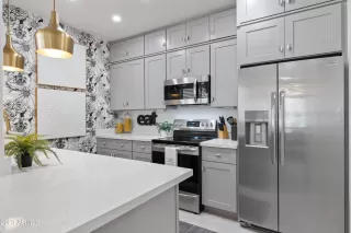 Photo #5: 6537868 Listing