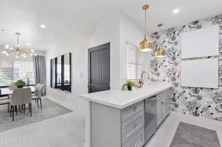 Photo #6: 6537868 Listing