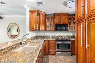 Photo #2: 6538120 Listing 