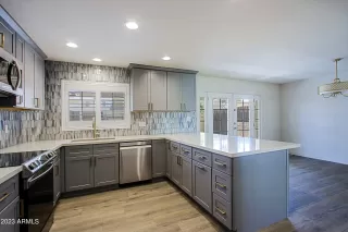 Photo #5: 6538158 Listing