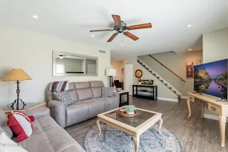 Photo #4: 6538213 Listing