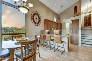 Photo #5: 6538360 Listing