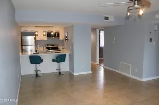 Photo #3: 6538588 Listing