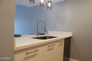 Photo #4: 6538588 Listing