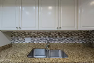 Photo #6: 6538608 Listing 