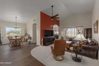 Photo #5: 6538772 Listing