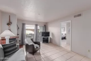 Photo #6: 6539112 Listing 