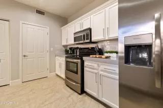 Photo #1: 6539493 Listing 