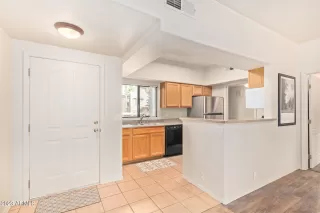 Photo #5: 6539671 Listing 