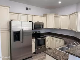 Photo #6: 6539941 Listing 