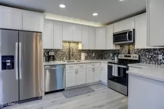 Photo #4: 6540308 Listing