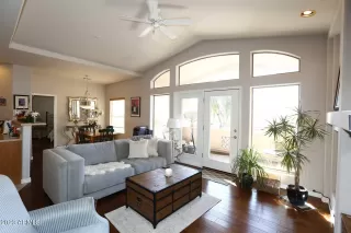 Photo #2: 6540428 Listing