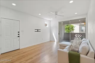 Photo #4: 6540855 Listing