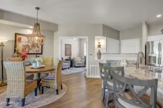 Photo #5: 6540899 Listing 