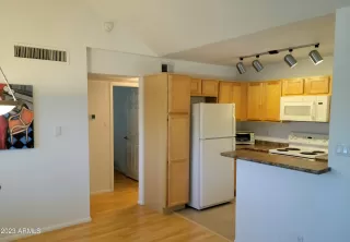 Photo #4: 6540914 Listing 