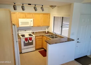 Photo #5: 6540914 Listing 