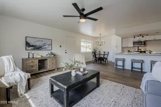 Photo #5: 6540998 Listing