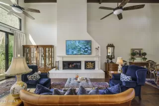 Photo #4: 6541141 Listing