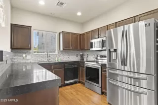 Photo #5: 6541161 Listing