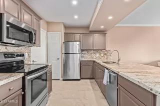 Photo #5: 6541426 Listing