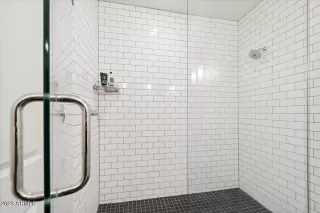 Photo #6: 6541626 Listing