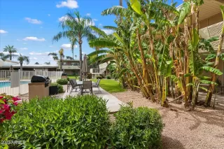 Photo #5: 6541746 Listing