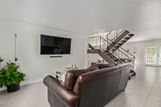 Photo #5: 6542384 Listing