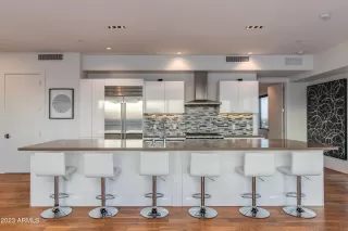 Photo #5: 6543210 Listing