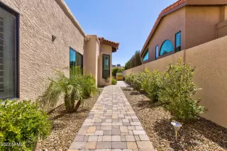Photo #5: 6543341 Listing
