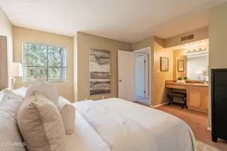 Photo #4: 6543668 Listing