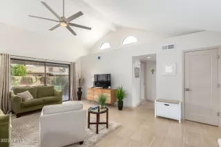 Photo #6: 6544188 Listing 