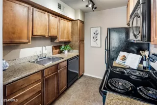 Photo #5: 6544530 Listing